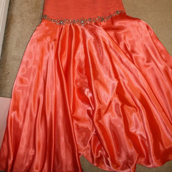 Formal Dress - Picture 3 of 3